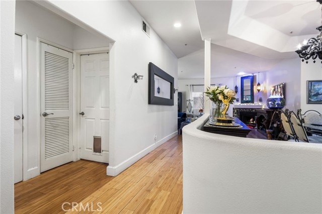 Detail Gallery Image 17 of 66 For 10626 Valley Spring #103,  Toluca Lake,  CA 91602 - 2 Beds | 2 Baths