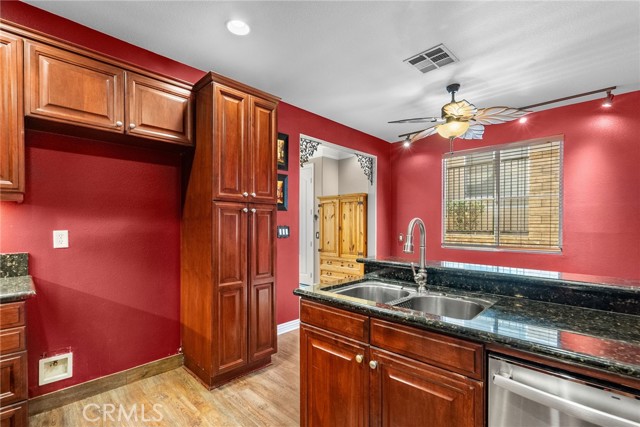 19539 Laroda, Saugus CA: https://media.crmls.org/medias/0bee4f96-2401-429a-af1d-3d6398d3afe6.jpg