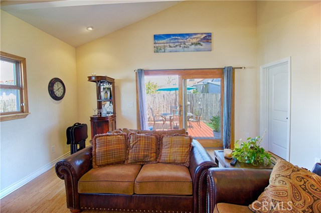 3402 Rindge Lane, Redondo Beach, California 90278, 3 Bedrooms Bedrooms, ,2 BathroomsBathrooms,Residential,Sold,Rindge,SB17059269