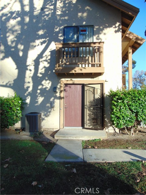 Detail Gallery Image 3 of 18 For 110 Tangelo, Irvine,  CA 92618 - 2 Beds | 1/1 Baths