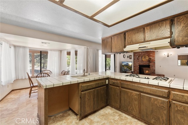 Detail Gallery Image 10 of 39 For 7370 Scrub Oak Dr, Wrightwood,  CA 92397 - 3 Beds | 2/1 Baths