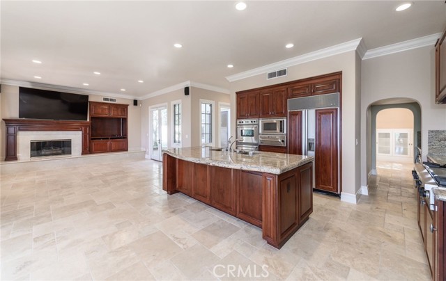 24 Wharfside Drive, Newport Coast CA: https://media.crmls.org/medias/0bf1a17d-e1e7-4406-885d-b5ae3b6a10af.jpg