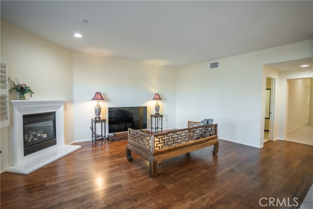 Detail Gallery Image 6 of 34 For 17782 Liberty Lane, Fountain Valley,  CA 92708 - 2 Beds | 2 Baths