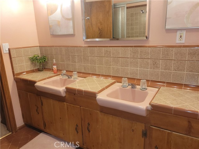 7161 N Atlantic Place, Long Beach CA: https://media.crmls.org/medias/0bf1cd7d-521d-43c2-a0b2-2f873e5c42d5.jpg