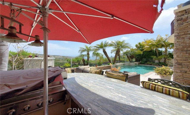 34 Sunset Cove, Newport Coast CA: https://media.crmls.org/medias/0bf2b21e-09d1-4680-9c60-ec48a18346e1.jpg