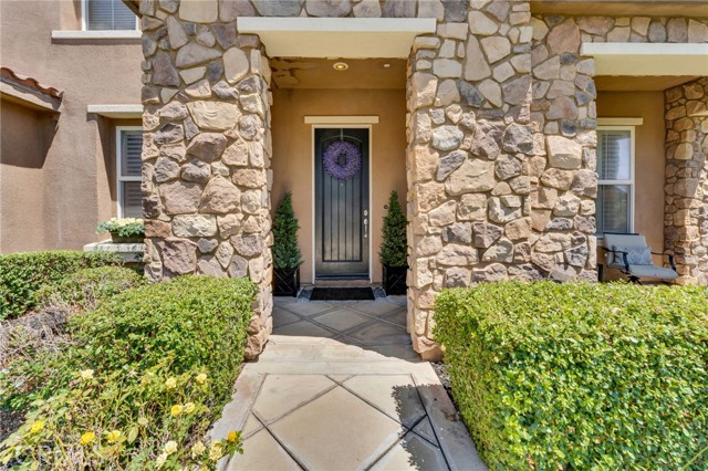 14668 Stageline Lane, Fontana CA: https://media.crmls.org/medias/0bf36964-5ea6-4703-9b2f-5c34006d0415.jpg