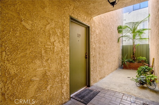 Detail Gallery Image 3 of 23 For 409 Burchett #119,  Glendale,  CA 91203 - 1 Beds | 1 Baths