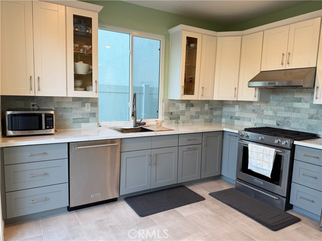 5904 E Bottlebrush Drive, Orange CA: https://media.crmls.org/medias/0bf50de5-f7d4-4b01-aad9-99d60c5a1072.jpg