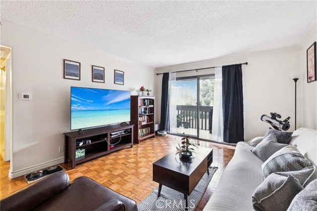 Detail Gallery Image 1 of 22 For 1610 Neil Armstrong St #313,  Montebello,  CA 90640 - 1 Beds | 1 Baths