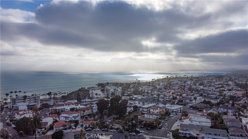 https://media.crmls.org/medias/0bf53df4-acf7-4ec5-8246-c2258ecdf67e.jpg?preset=X-Large