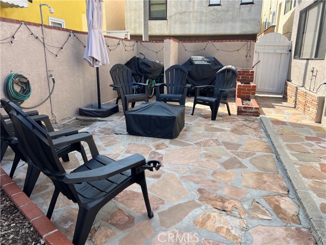 Detail Gallery Image 10 of 10 For 95 Hermosa, Hermosa Beach,  CA 90254 - 2 Beds | 1 Baths