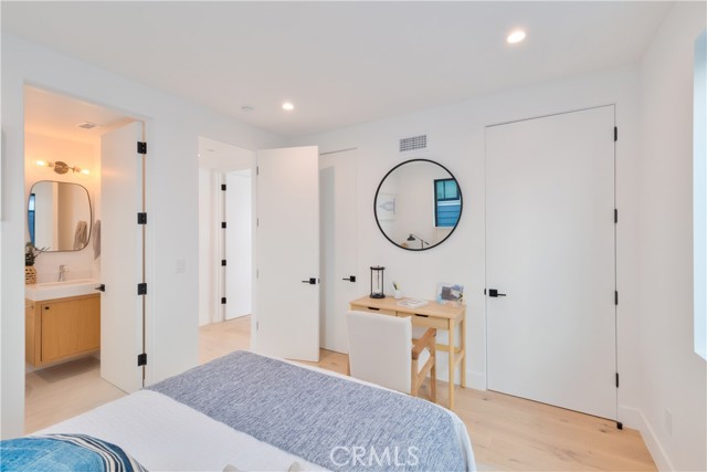 Detail Gallery Image 44 of 54 For 707 2nd St, Hermosa Beach,  CA 90254 - 4 Beds | 4/1 Baths