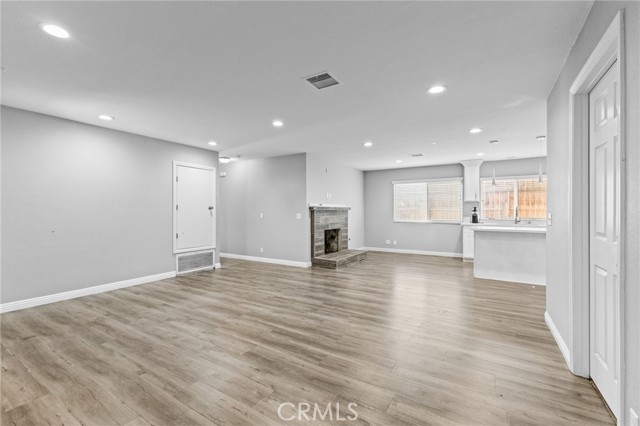 Detail Gallery Image 4 of 34 For 15814 Fresno St, Victorville,  CA 92395 - 4 Beds | 3 Baths