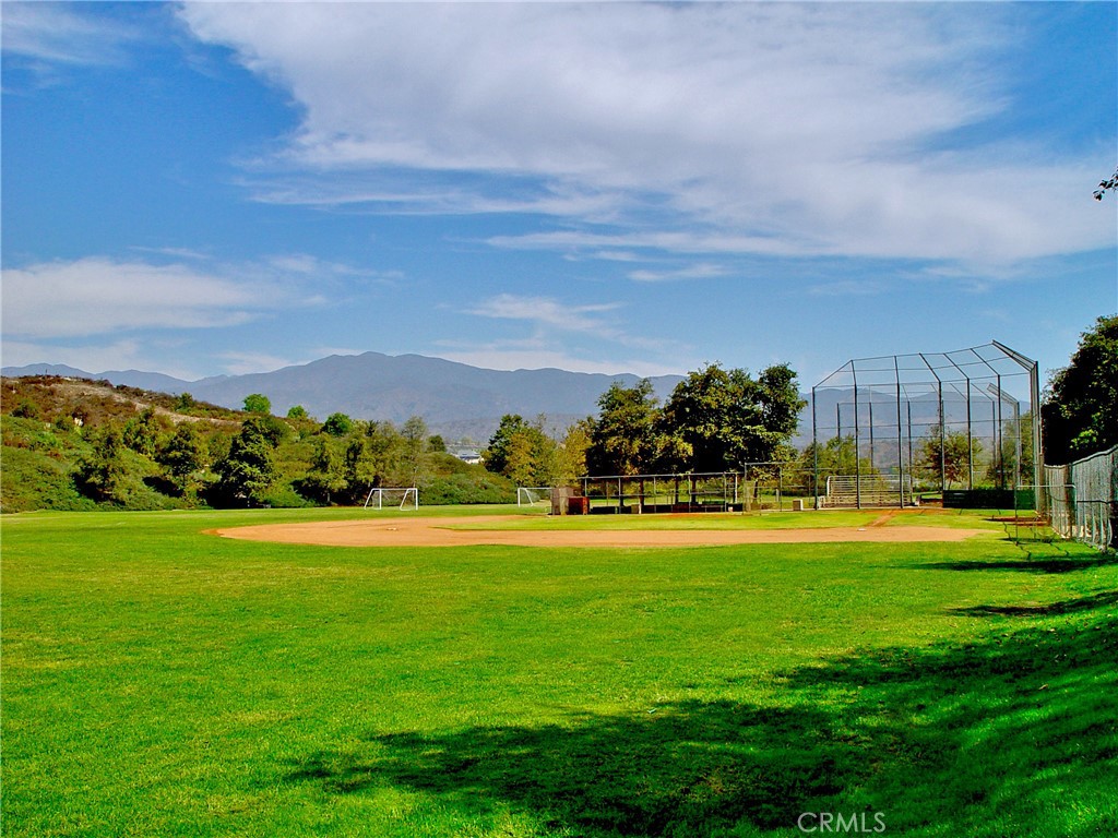https://media.crmls.org/medias/0bf694c2-840f-4d76-958c-b181e7926f4a.jpg?preset=X-Large