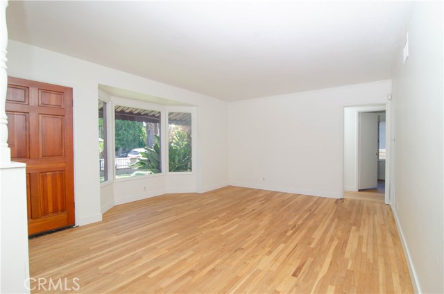 10520 Haskell Avenue, Granada Hills CA: https://media.crmls.org/medias/0bf6e373-74e9-41b2-920c-33c2d8f4a1eb.jpg