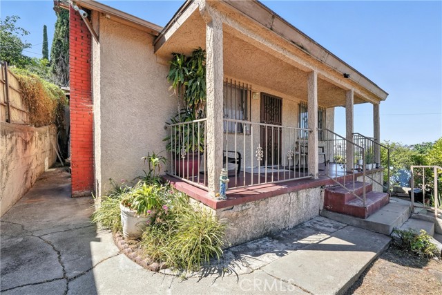 6178 Roy Street, Los Angeles CA: https://media.crmls.org/medias/0bf726b5-3a18-4f30-adca-2267dcd337e7.jpg