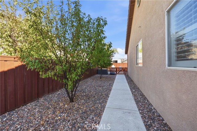 Detail Gallery Image 37 of 43 For 2065 Bergerac, San Jacinto,  CA 92583 - 4 Beds | 2 Baths