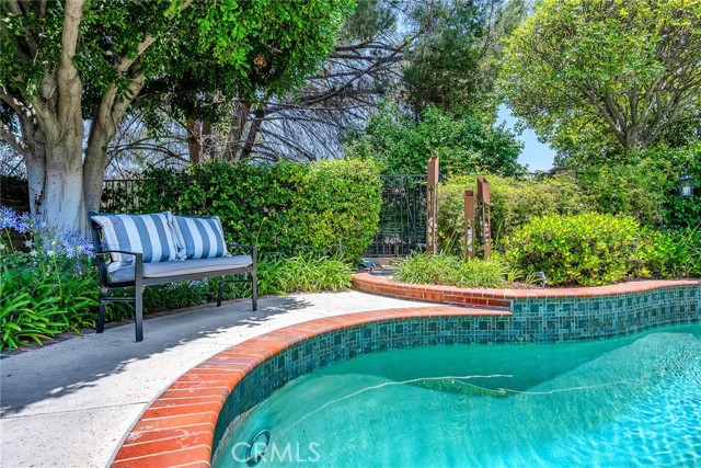 7126 Shadow Ridge Court, West Hills CA: https://media.crmls.org/medias/0bf85b30-d36e-44cd-9a4c-f87dd18768f2.jpg