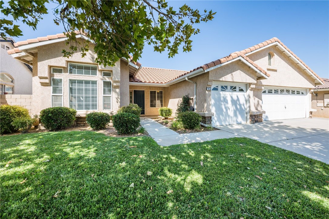 Detail Gallery Image 2 of 32 For 4133 De Anza Dr, Palmdale,  CA 93551 - 4 Beds | 2 Baths