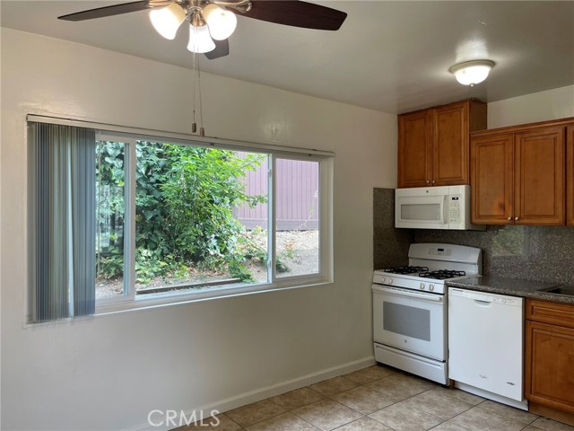 Detail Gallery Image 8 of 21 For 701 Adlena Dr #7,  Fullerton,  CA 92833 - 2 Beds | 1 Baths