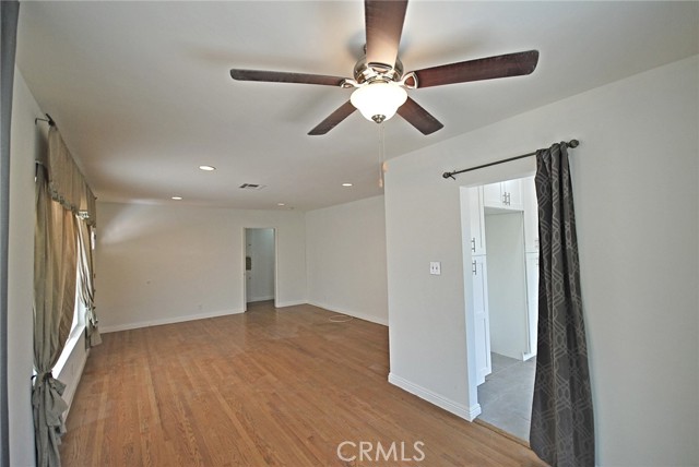 10622 Zelzah Avenue, Granada Hills CA: https://media.crmls.org/medias/0bf8bbee-24e1-4c9d-938a-3813aa58878a.jpg