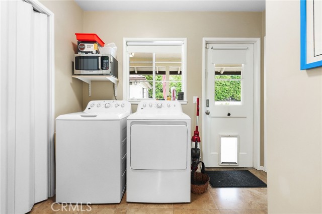 Detail Gallery Image 14 of 55 For 14060 Chandler Bld, Sherman Oaks,  CA 91401 - 3 Beds | 2 Baths