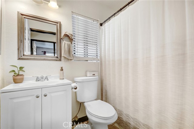 Detail Gallery Image 14 of 20 For 22893 Cove View St, Canyon Lake,  CA 92587 - 3 Beds | 2/1 Baths