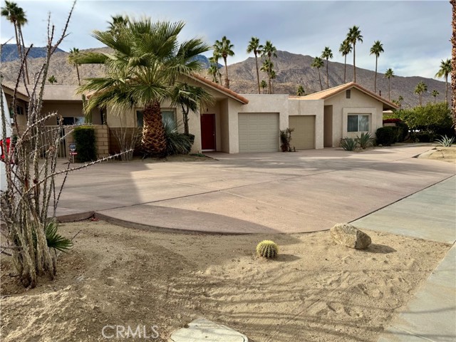 Detail Gallery Image 1 of 37 For 1961 S Camino Real #2,  Palm Springs,  CA 92264 - 2 Beds | 2 Baths