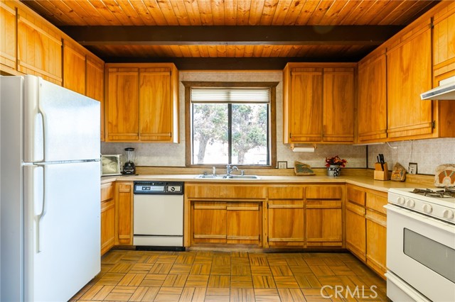 Detail Gallery Image 46 of 59 For 1000 Willow Ln, Big Bear City,  CA 92314 - 3 Beds | 2 Baths