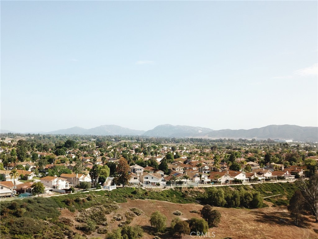 https://media.crmls.org/medias/0bfedee8-358a-4749-8380-64384545a05f.jpg?preset=X-Large