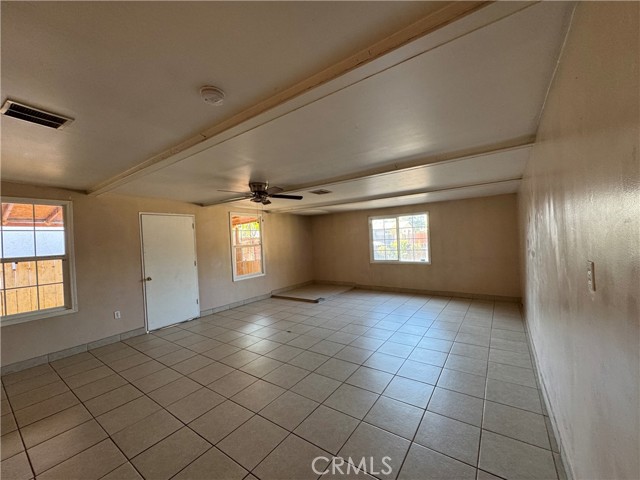 Detail Gallery Image 9 of 17 For 4252 N Holt Ave, Fresno,  CA 93705 - 3 Beds | 2 Baths