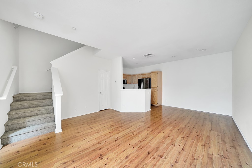 MLS #OC25274168 image #4