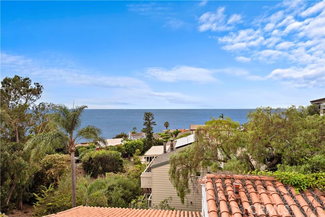 Detail Gallery Image 2 of 32 For 31461 Ocean View St, Laguna Beach,  CA 92651 - 3 Beds | 3 Baths