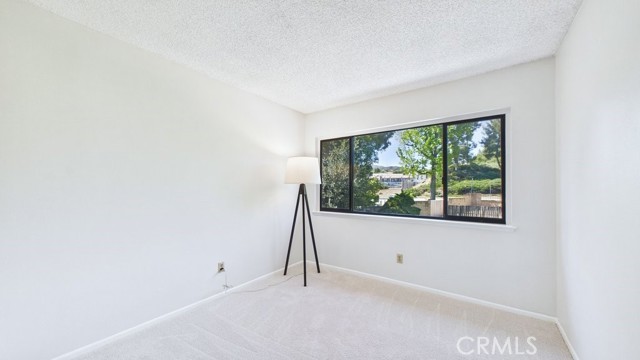 Detail Gallery Image 32 of 45 For 24187 Avenida Crescenta, Valencia,  CA 91355 - 5 Beds | 3 Baths