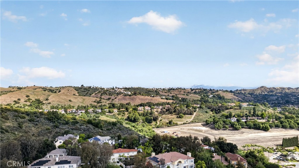 https://media.crmls.org/medias/0c01212a-f986-4a83-9f2f-b7ebbb7dcce1.jpg?preset=X-Large