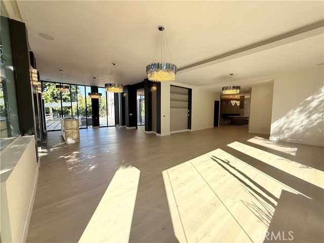 Detail Gallery Image 40 of 68 For 1024 Summit Dr, Beverly Hills,  CA 90210 - 7 Beds | 7/2 Baths