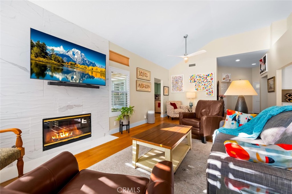 MLS #OC25273141 image #7