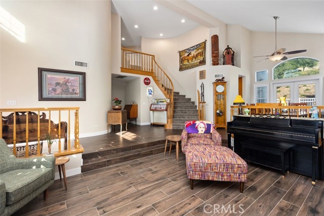 Detail Gallery Image 7 of 39 For 19222 Red Bluff, Lake Forest,  CA 92679 - 4 Beds | 3/1 Baths