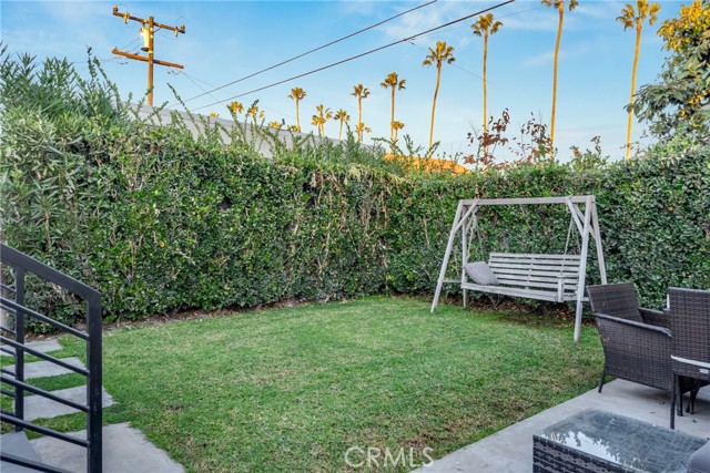 5340 S Harcourt Avenue, Los Angeles CA: https://media.crmls.org/medias/0c016a86-d8ec-46f9-900a-6c32d3458099.jpg