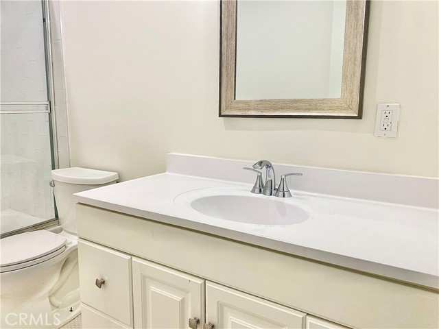 Detail Gallery Image 37 of 39 For 7327 Kester Ave #6,  Van Nuys,  CA 91405 - 4 Beds | 3/1 Baths