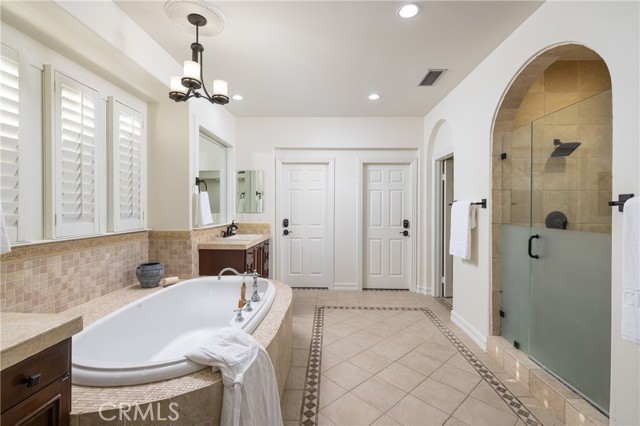 Detail Gallery Image 21 of 37 For 32 Landport, Newport Beach,  CA 92660 - 5 Beds | 5/1 Baths