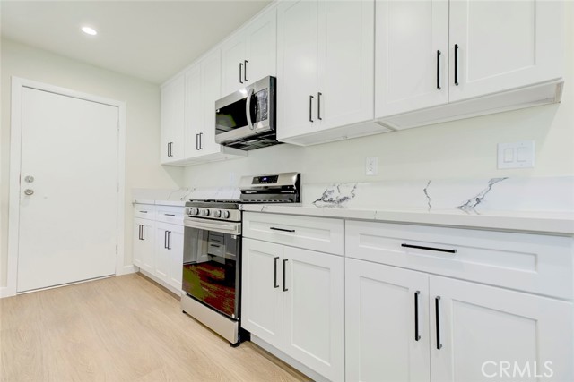 Detail Gallery Image 9 of 26 For 7710 Wentworth St, Tujunga,  CA 91042 - 4 Beds | 2 Baths