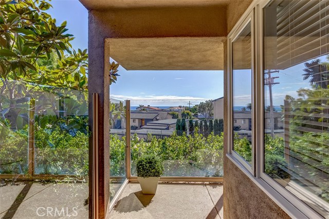 Detail Gallery Image 24 of 51 For 24352 Vista Point Ln, Dana Point,  CA 92629 - 2 Beds | 2/1 Baths