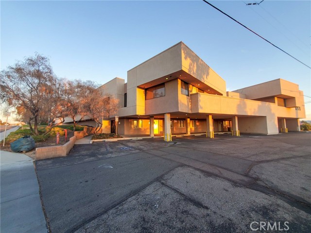 18523 Corwin Road, Apple Valley, California 92307, ,Commercial Lease,For Rent,18523 Corwin Road,CRHD25036061