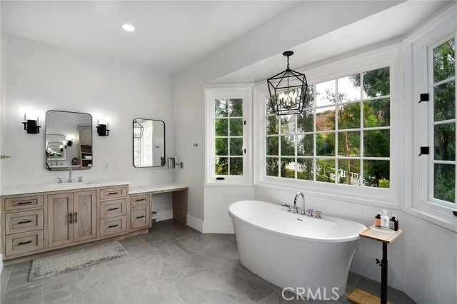 28845 Countryside Drive, Agoura Hills CA: https://media.crmls.org/medias/0c03a79a-d5b2-4e10-aa86-71a8c1f077d7.jpg