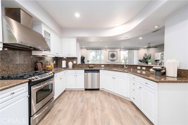 13031 Villosa Place, Playa Vista CA: https://media.crmls.org/medias/0c04376c-4ab3-422d-8a22-b37e44c1a2c2.jpg