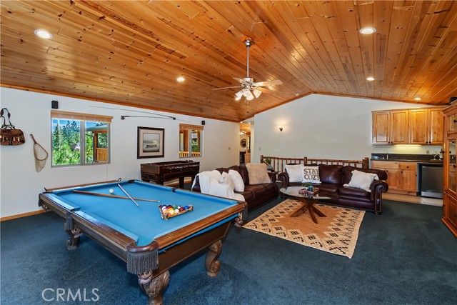 379 Fawntrail Place, Big Bear Lake CA: https://media.crmls.org/medias/0c0451fd-493d-4569-8971-e29ae50eed22.jpg