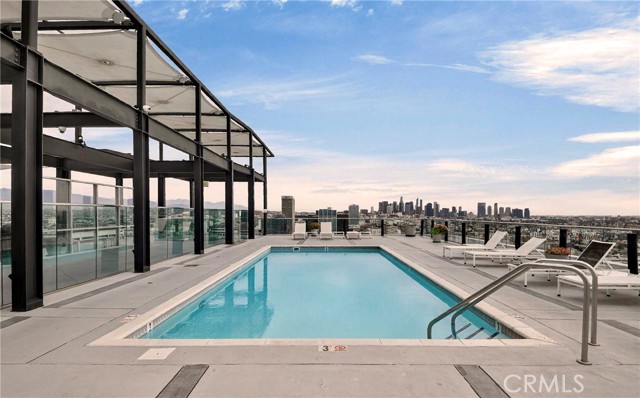 3810 Wilshire Boulevard, Los Angeles CA: https://media.crmls.org/medias/0c04ab07-643a-4fb3-8ea6-d014ab56baec.jpg