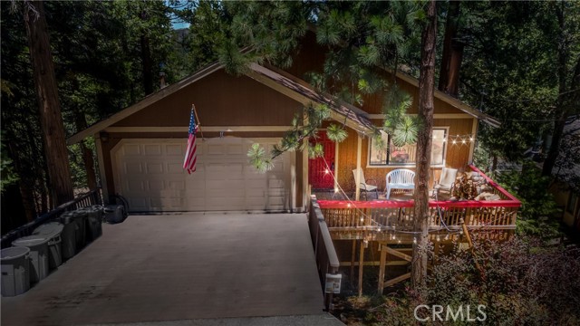 24792 Bernard Drive, Crestline CA: https://media.crmls.org/medias/0c04e0d5-7fdf-47f9-b840-3846506ee844.jpg