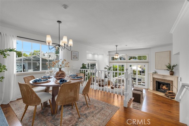 Detail Gallery Image 3 of 20 For 515 S Broadway #B,  Redondo Beach,  CA 90277 - 2 Beds | 2/1 Baths